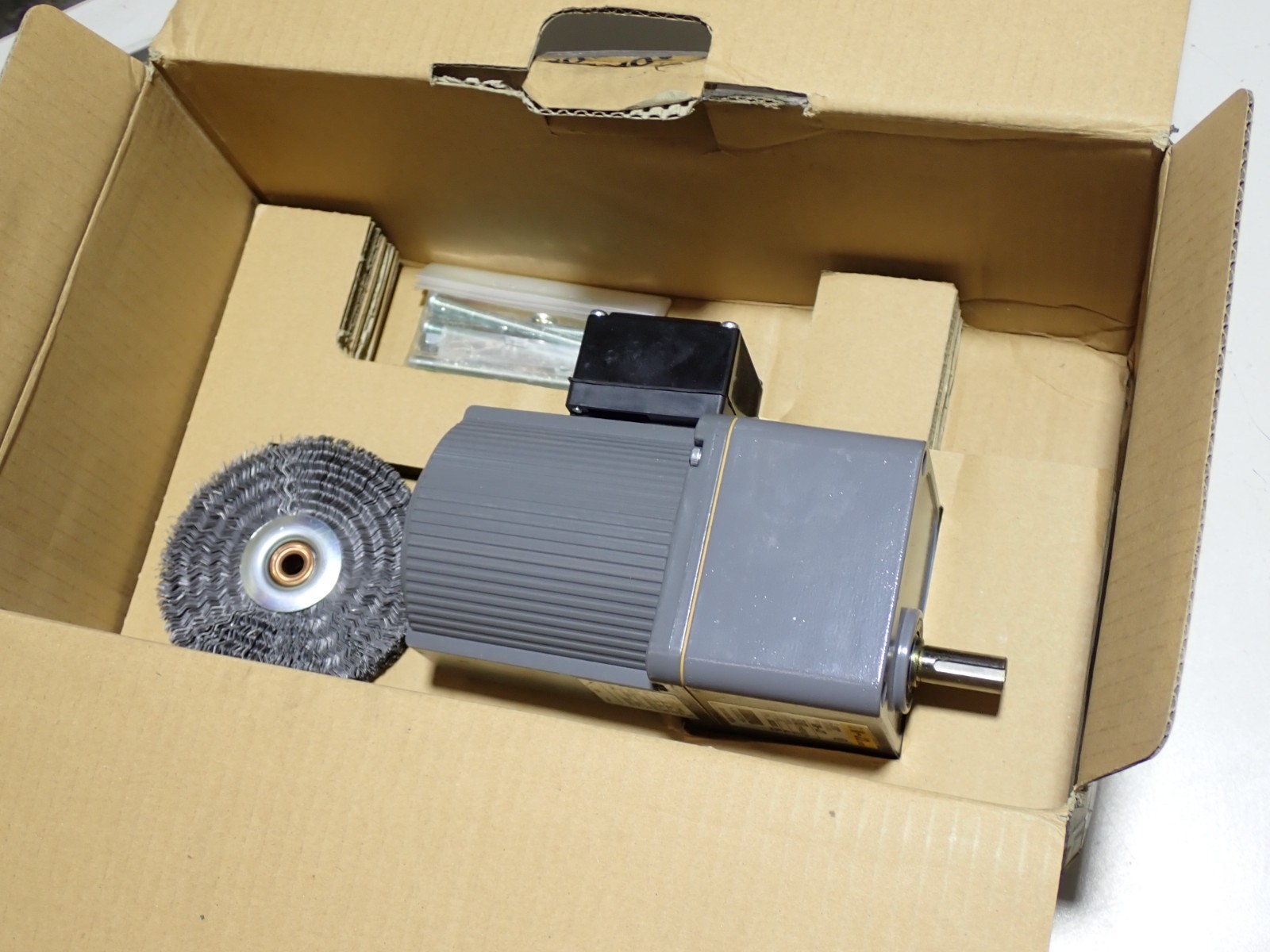GM-J2 GM-J2T 1:3 MITSUBISHI GEARED ELECTRIC MOTOR NEW