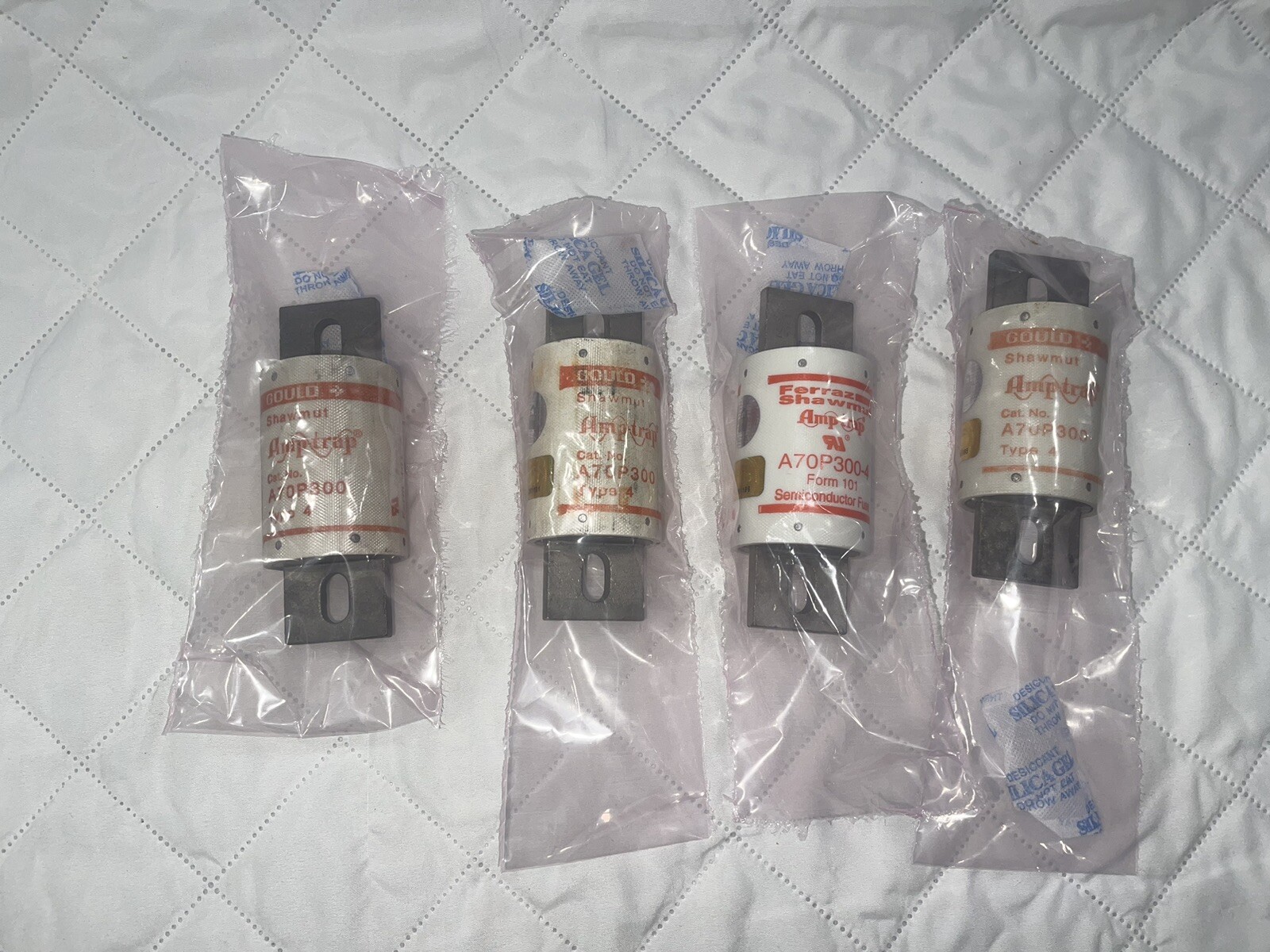 Ferraz Shawmut Amptrap A70P Form 101 Fuse 700VAC/650VDC 300A Semiconductor Fuse