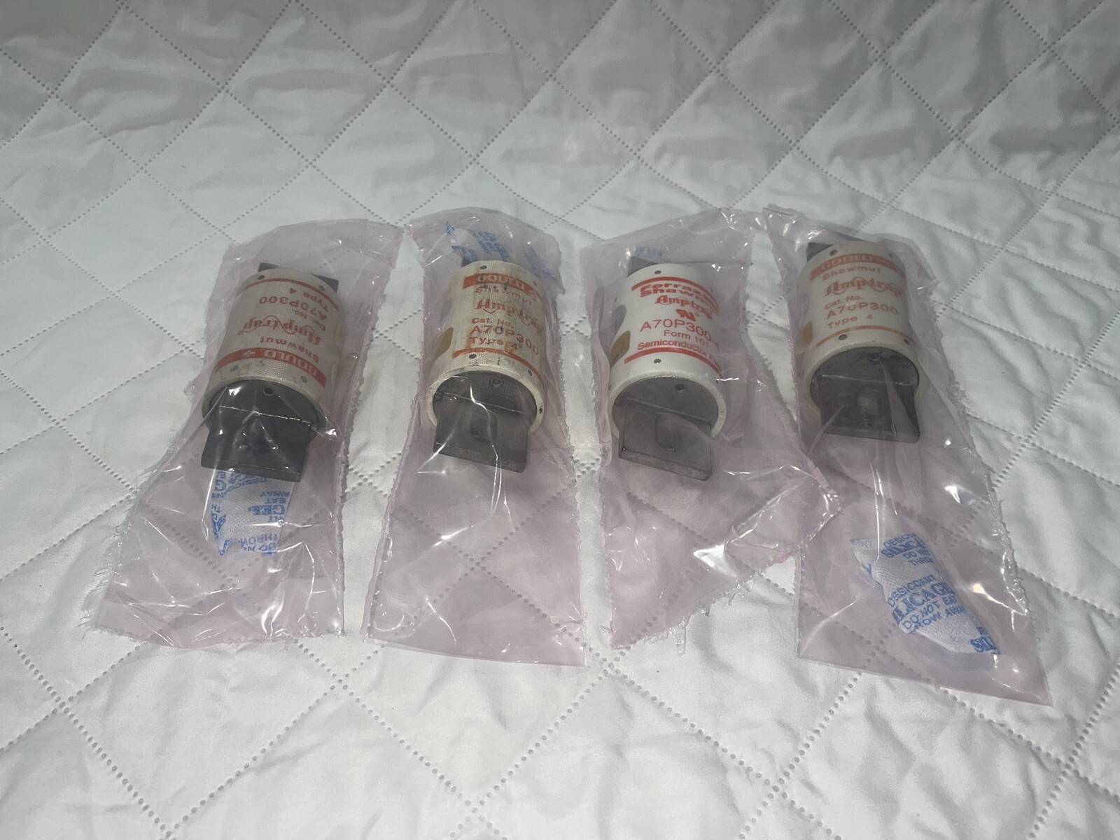 Ferraz Shawmut Amptrap A70P Form 101 Fuse 700VAC/650VDC 300A Semiconductor Fuse