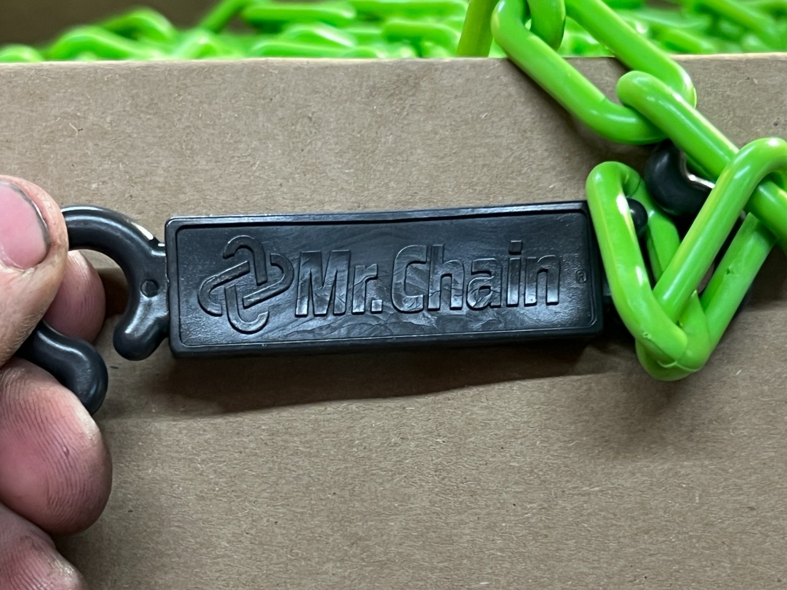 MR. CHAIN 30014-500 1.5 In. X 500 Ft. Safety Green Plastic Barrier Chain