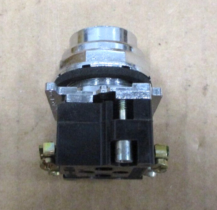 Cutler-Hammer 10250T103 Operator Std. Button Green A7600AES