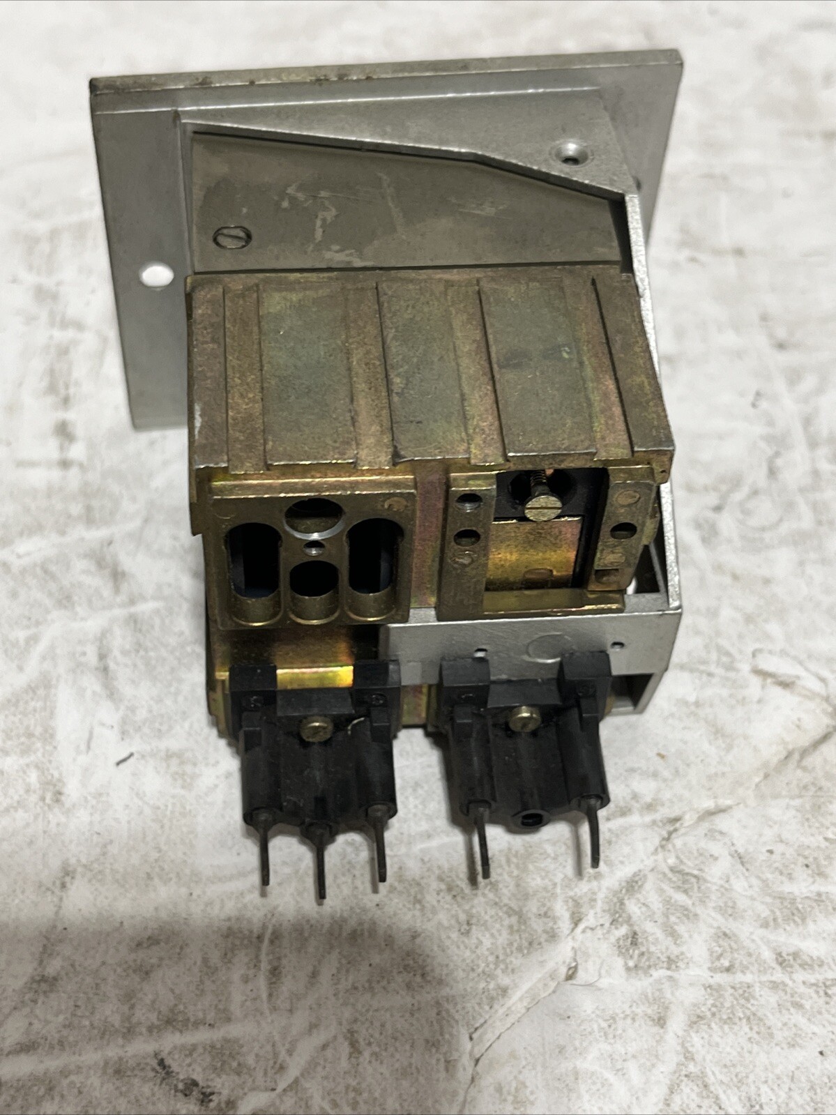 HECON G0422474-4 110DC 3.75