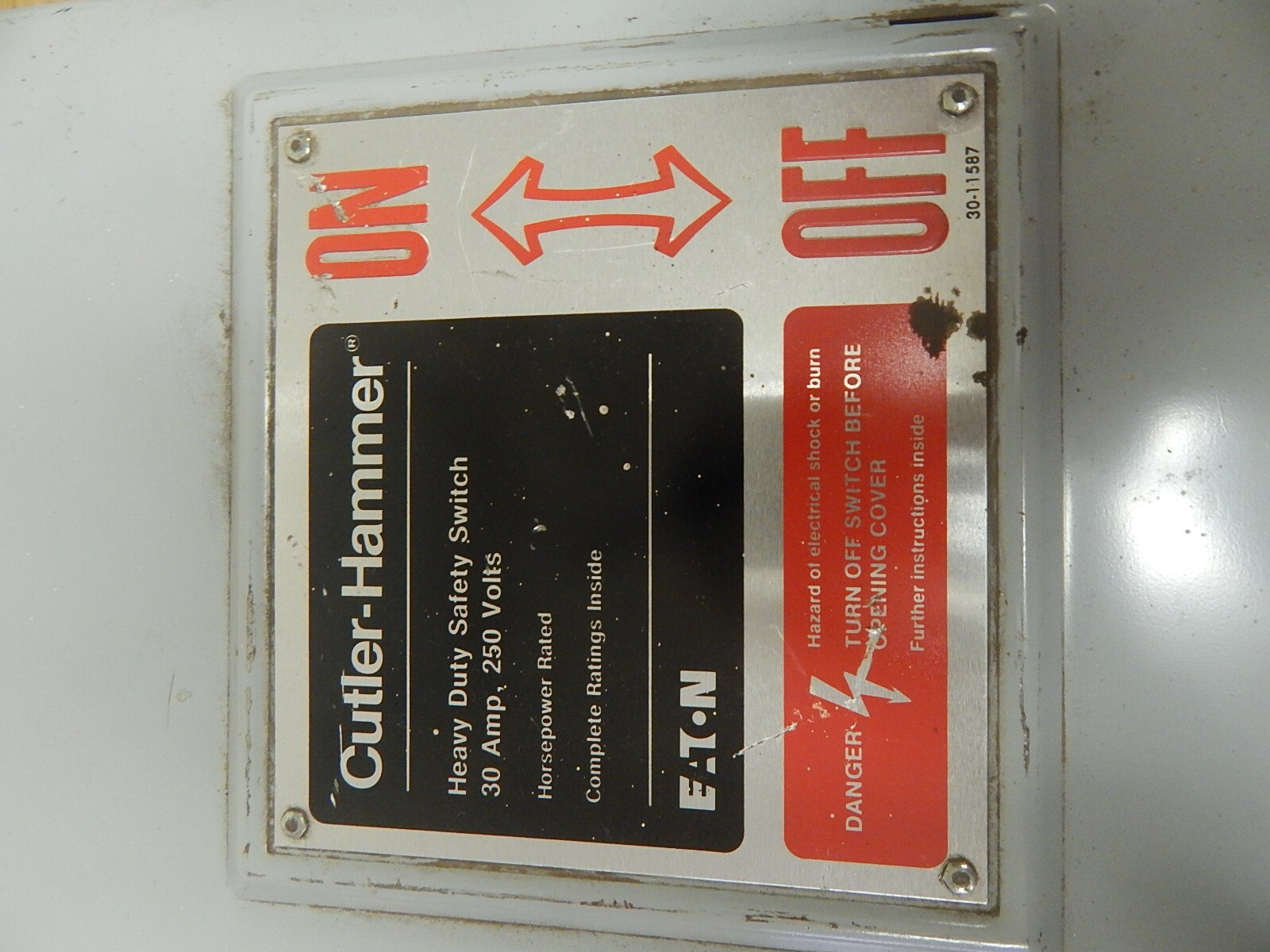 Cutler Hammer 30-11587 Safety Switch DH221NGK 30-13972-37 *FREE SHIPPING*