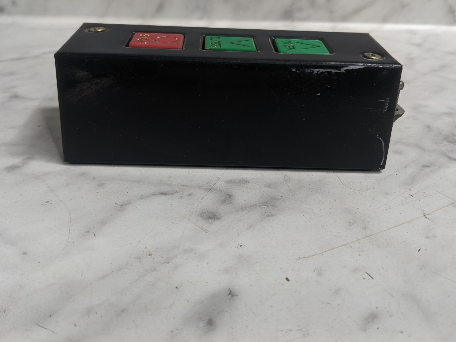MMTC 5A 240V 3-BUTTON CONTROL STATION PBS-3 Commercial Garage Door Opener