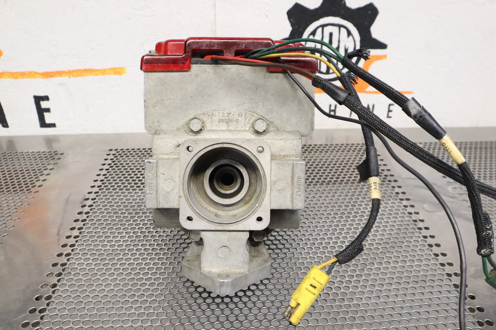 BF Goodrich 1819-11 Skid Control 1800-7 BM033786 Part # 1722 1719-5 1722-17 Used