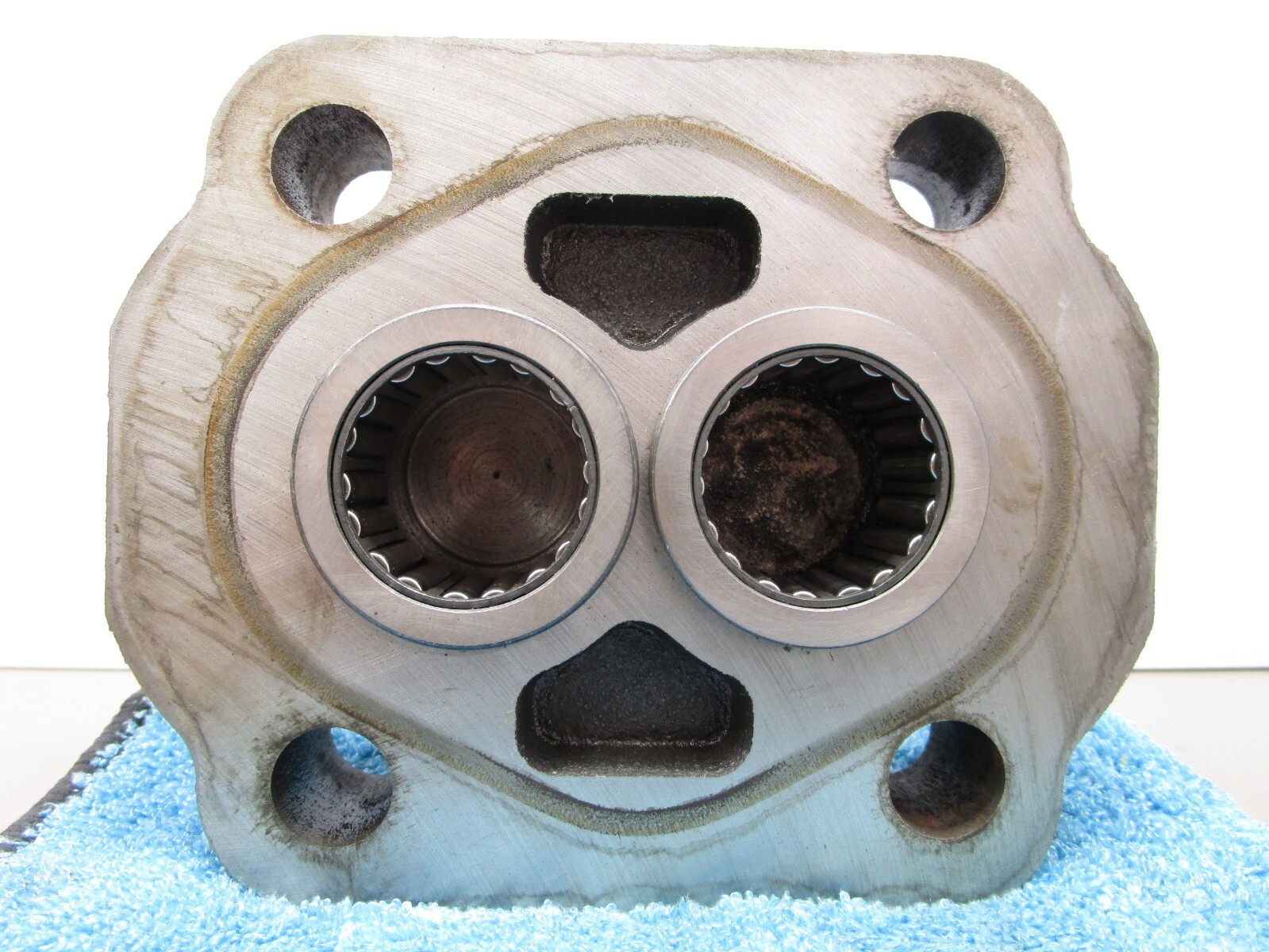 Commercial P50 P51 Hydraulic Pump Roller Bearing Back Cover Housing