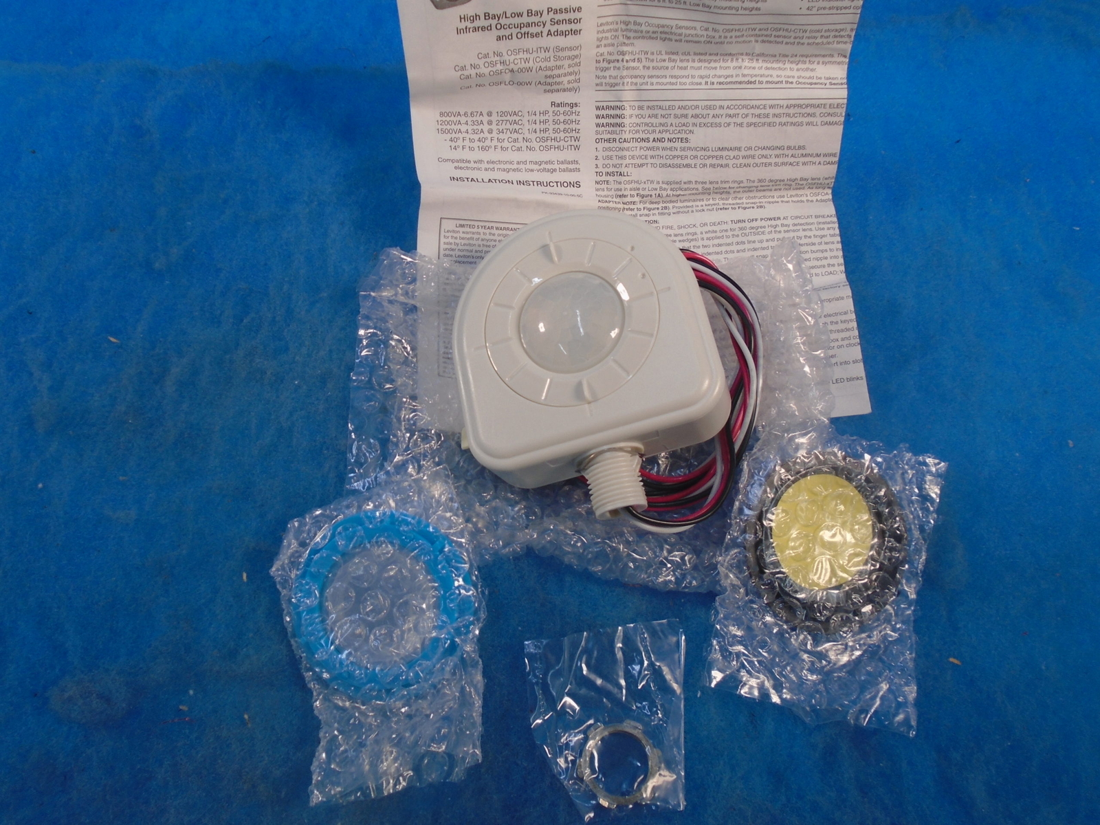 NIB LEVITON OSFHU-ITW 1E41V0 FIXTURE-MOUNTED PIR HIGH-BAY SENSOR 1 YR WARRANTY
