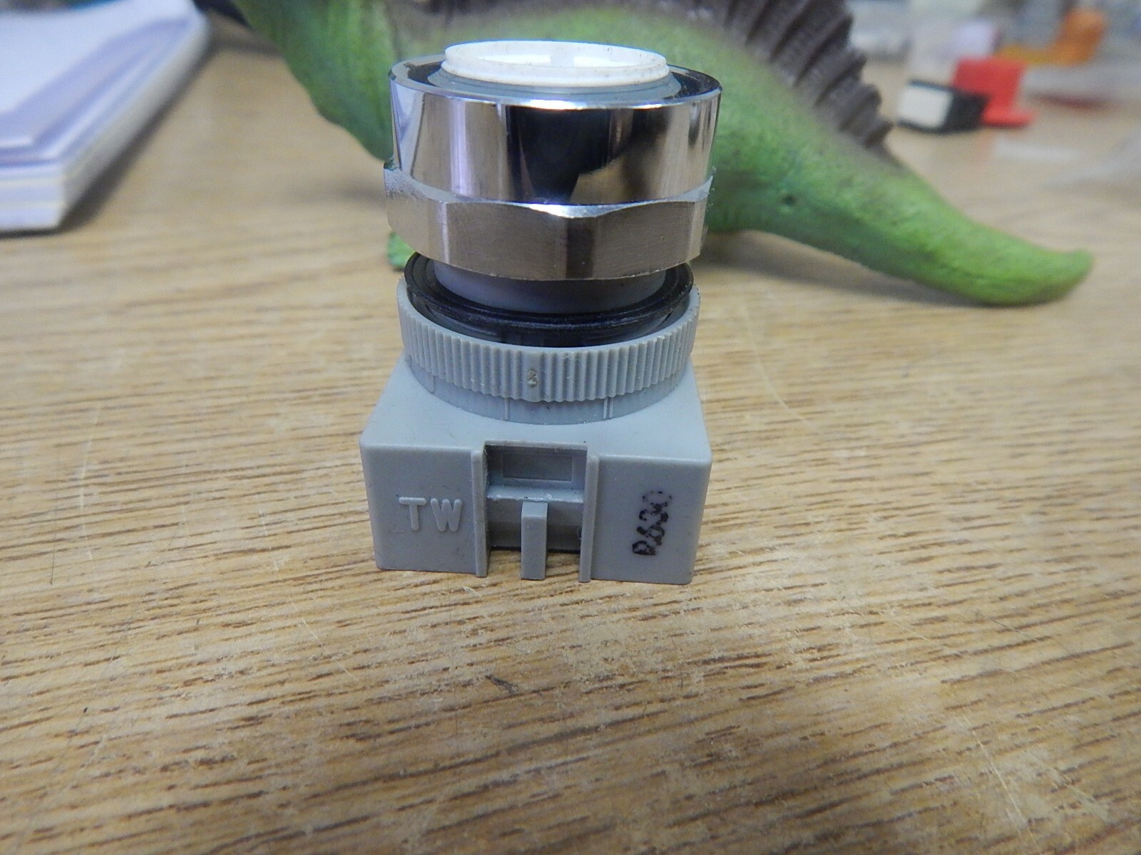 Idec AOLW R630 Push Button *FREE SHIPPING*