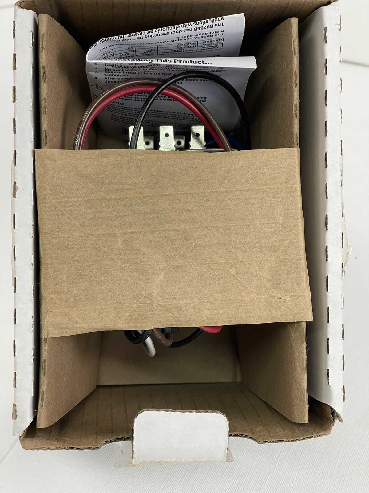 RESIDEO BRAUKMANN R8285A 1048 – 40 VA Fan Center w/ SPDT Switch Includes R8222B