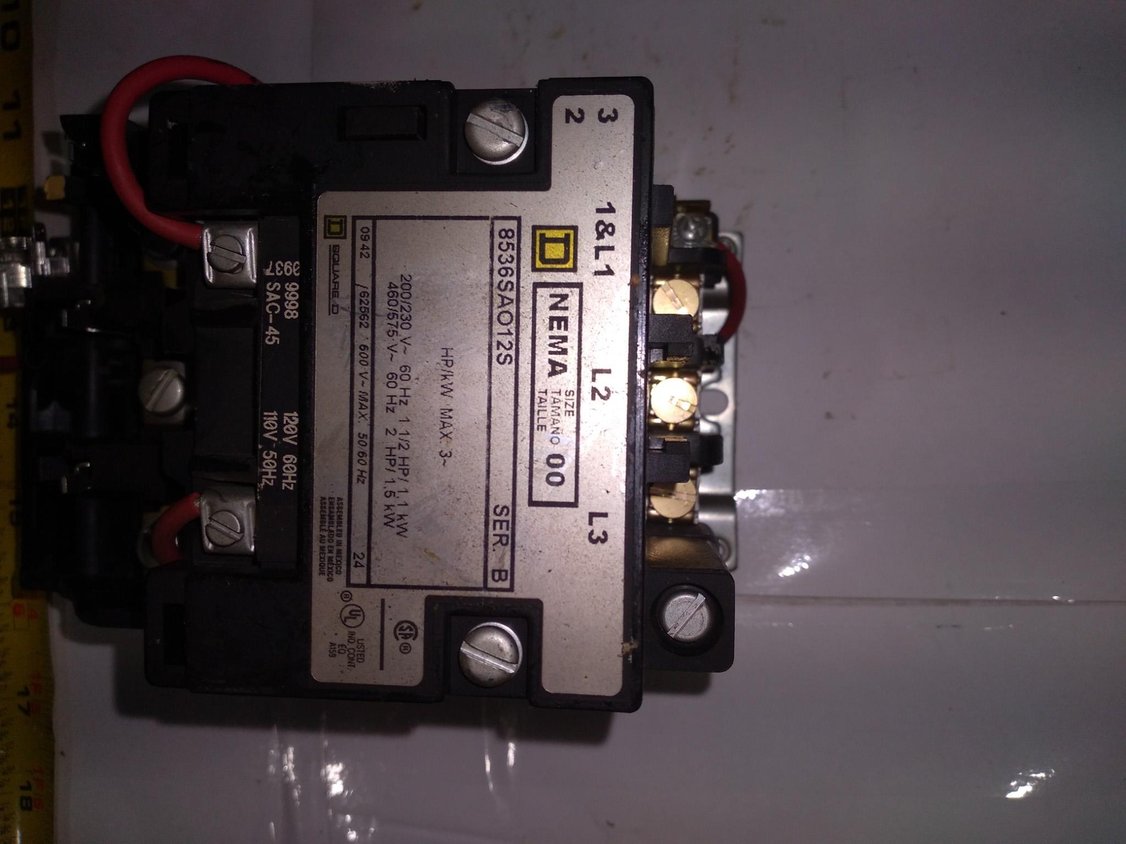 SQUARE D 8536SAO12S SER B 200-575V 60HZ 1 1/2-2HP 1.1-1.5KW