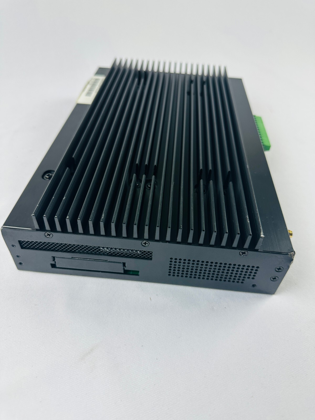Tangent BAR-048D Rugged Mini UX Fanless Industrial Computer
