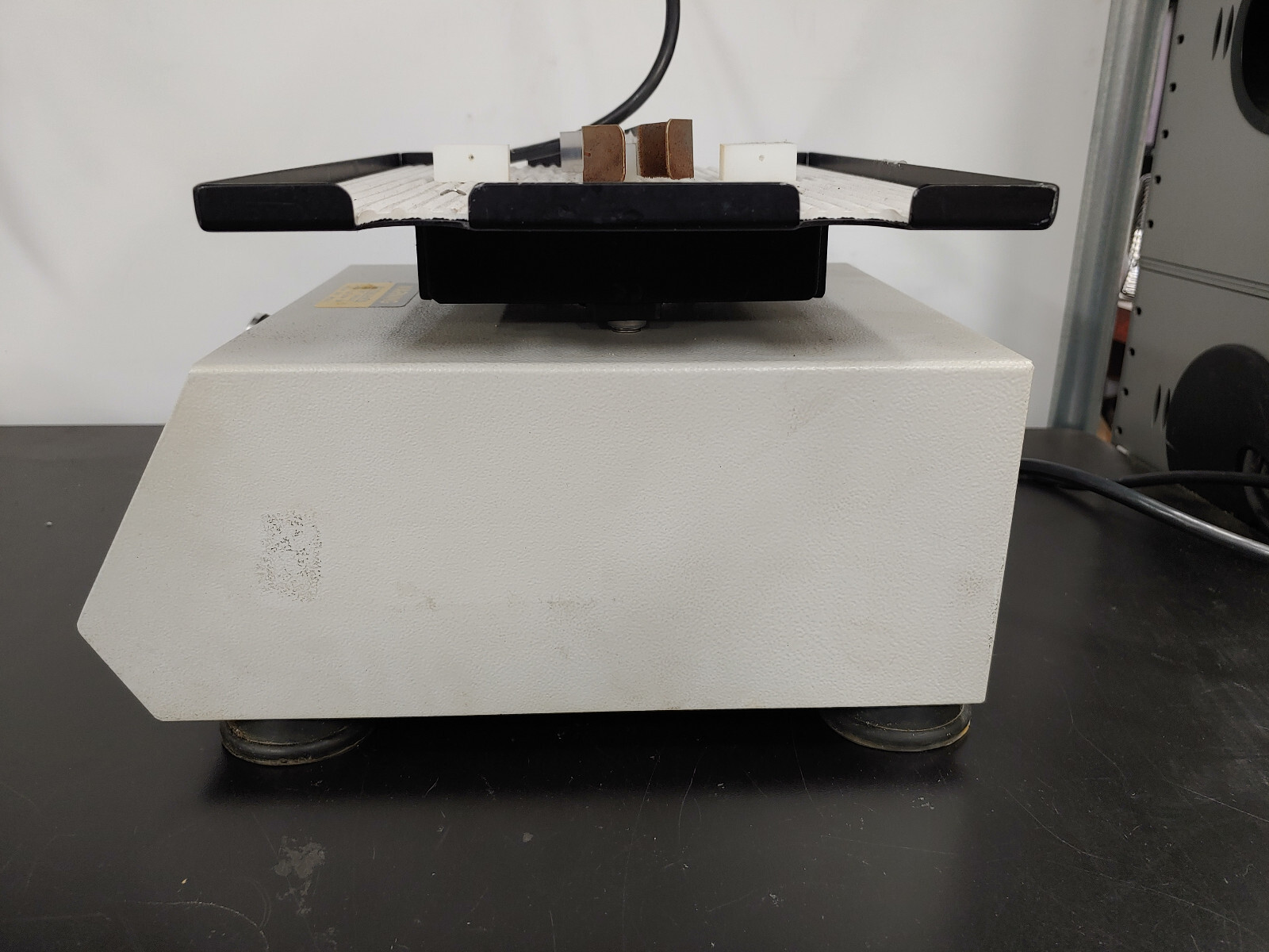 LAB LINE Instruments 4625 Titer Plate Shaker