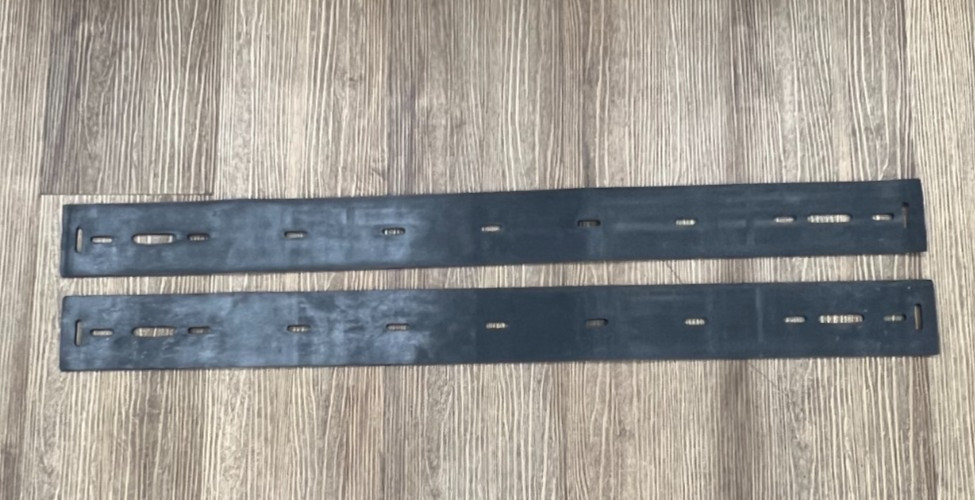 UNBRANDED 24T & 26T TASK PRO 24T FRONT NEOPRENE SQUEEGEE OAL36-1/2″ LOT OF 2