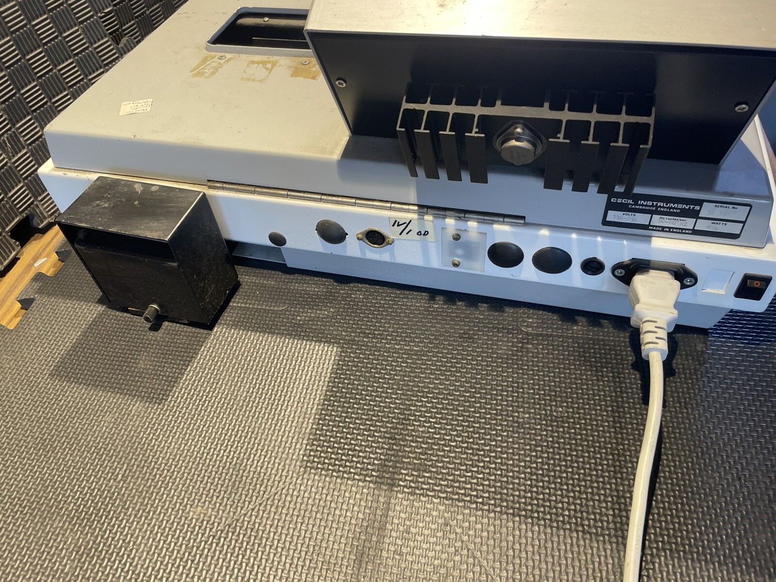 CE 2343 Grating Spectrophotometer – CECIL Instruments – Cambridge – A1