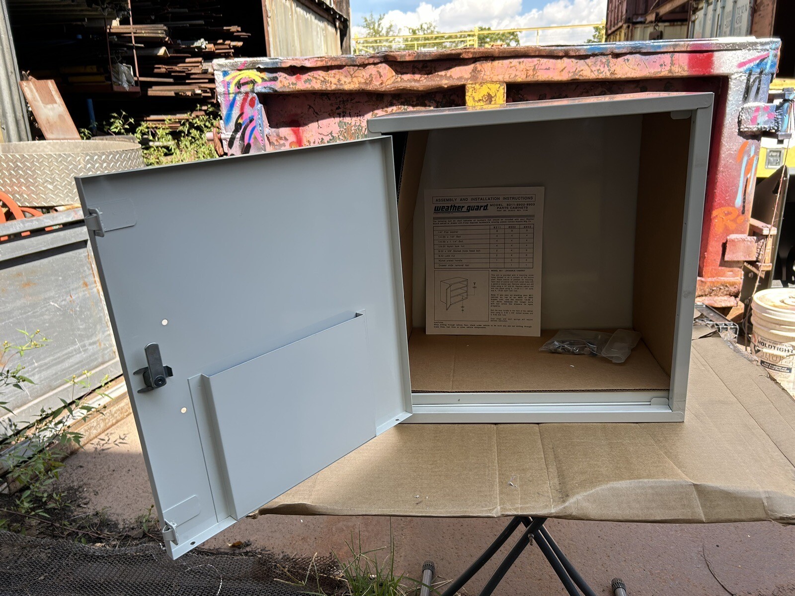 Knaack Weather guard 8311 Lockable Cabinet