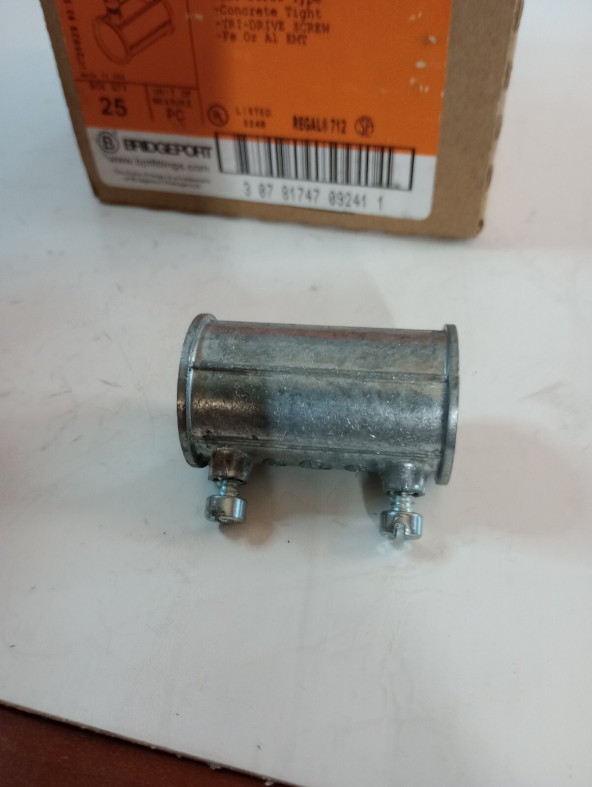 3/4″ BRIDGEPORT 241-DC CONDUIT EMT COUPLER CONNECTOR – LOT OF 25