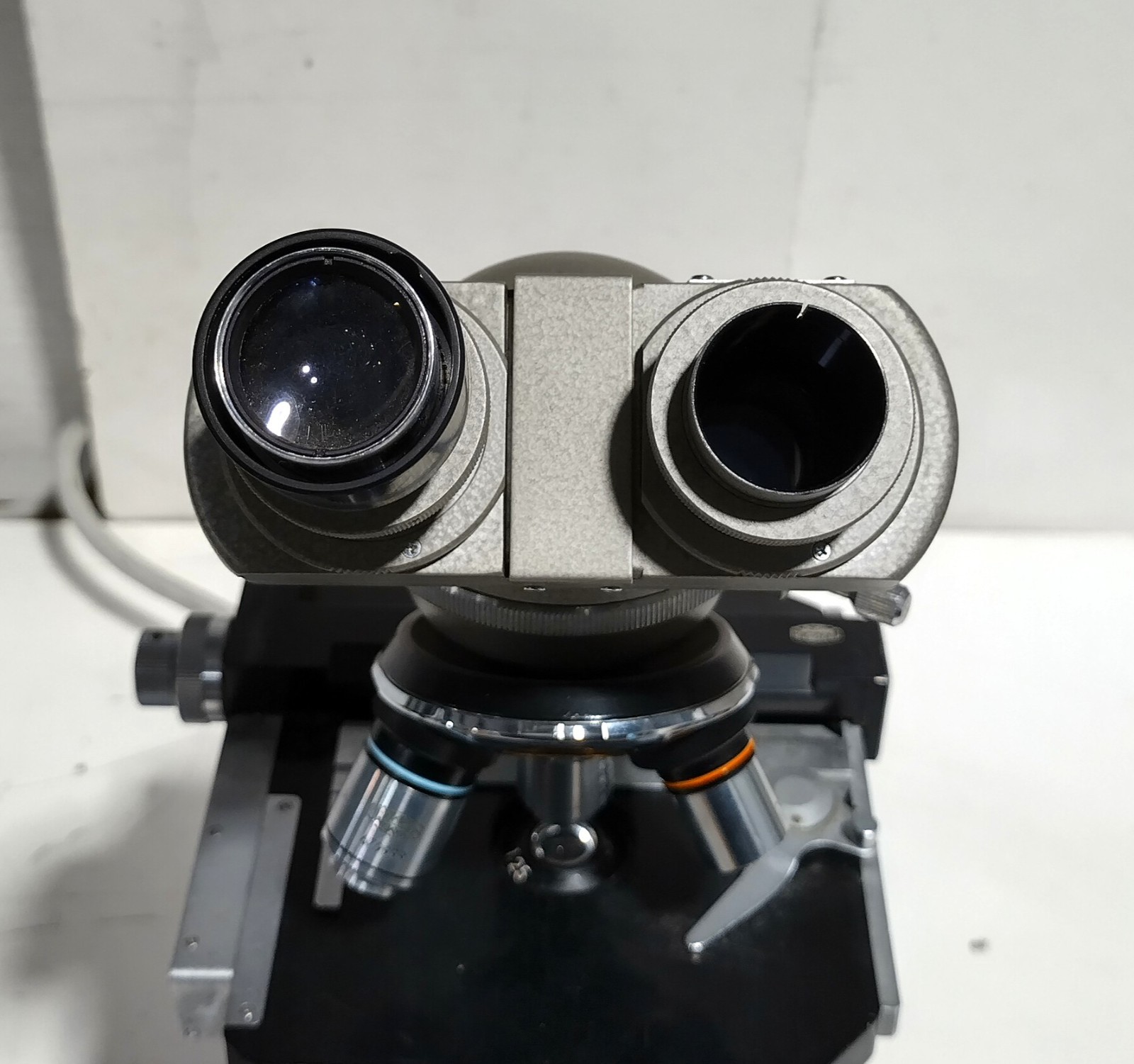 Olympus Tokyo Japan 256547 120V 20W Vintage Binocular Microscope – Untested