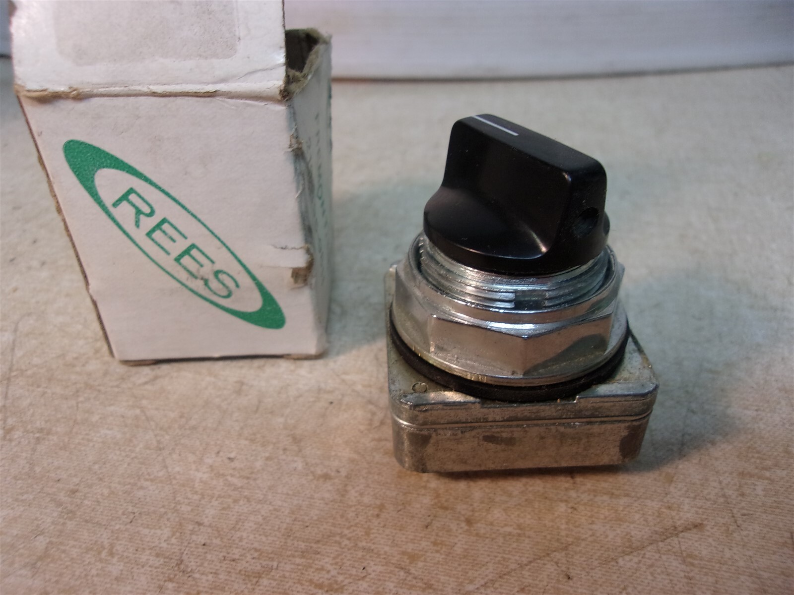 NEW Rees 6.86 Selector Switch *FREE SHIPPING*