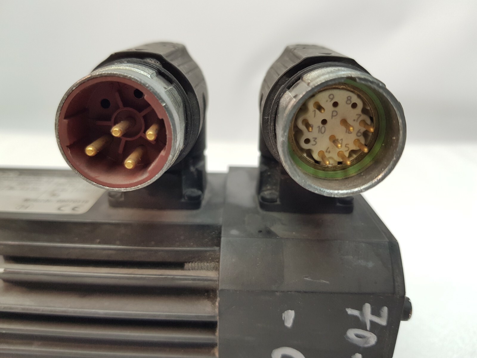 LENZE SERVO MOTOR MDSKSRS036-13