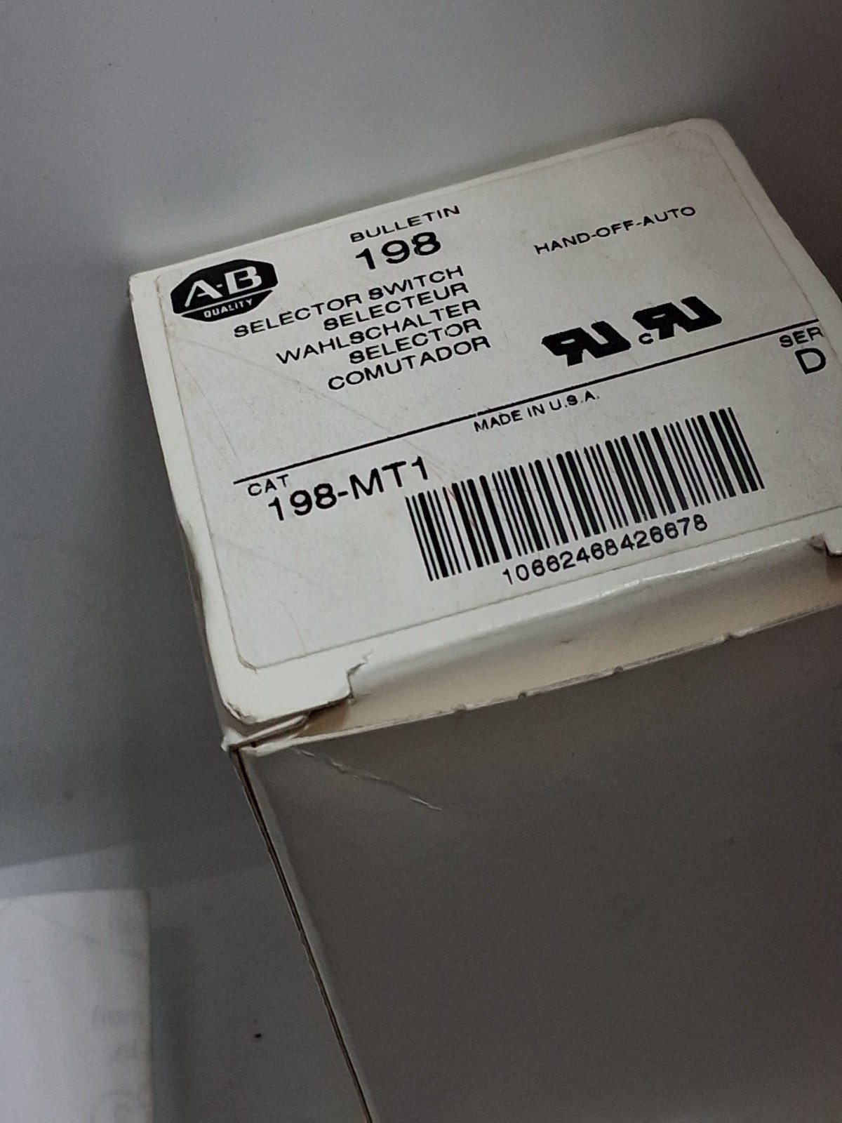 ALLEN BRADLEY 198-MT1 SELECTOR SWITCH 3 POSITION MAIN “HAND-OFF-AUTO SER D NIB