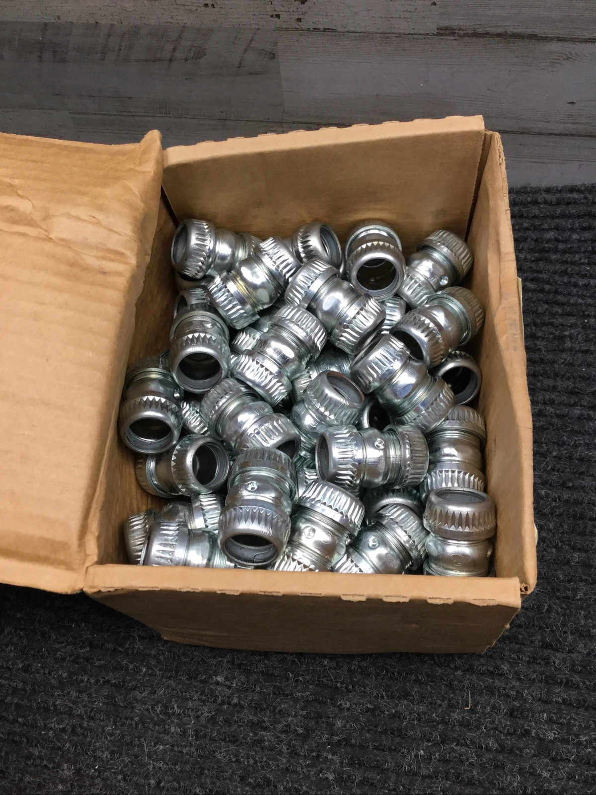 NOS Lot of 50 COOPER Compression Type Coupling 660s 1/2″