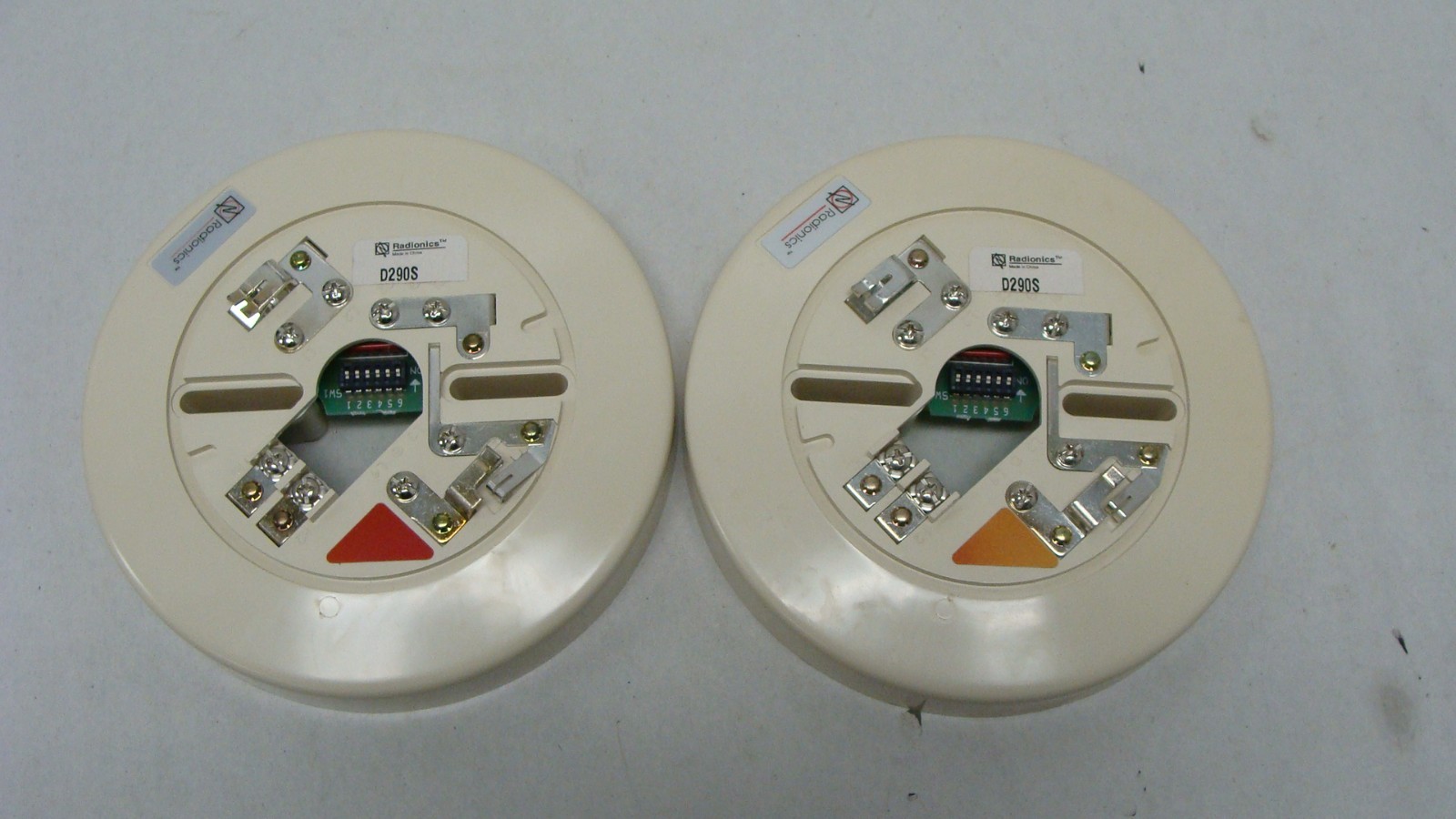 RADIONICS D290S 24 VDC four-wire single-station smoke detector base