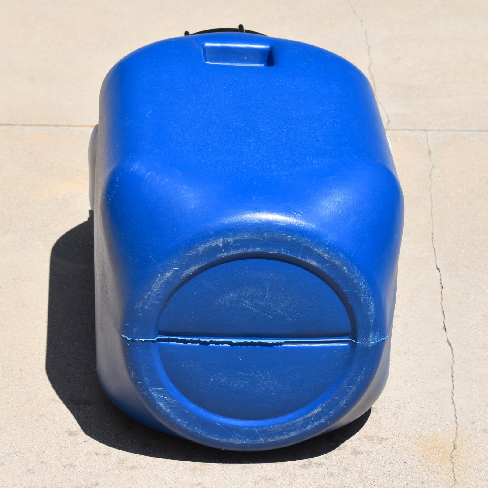 8 GALLON STORAGE CONTAINER Barrel Drum Heavy Blue Plastic Screw Top Handles B98