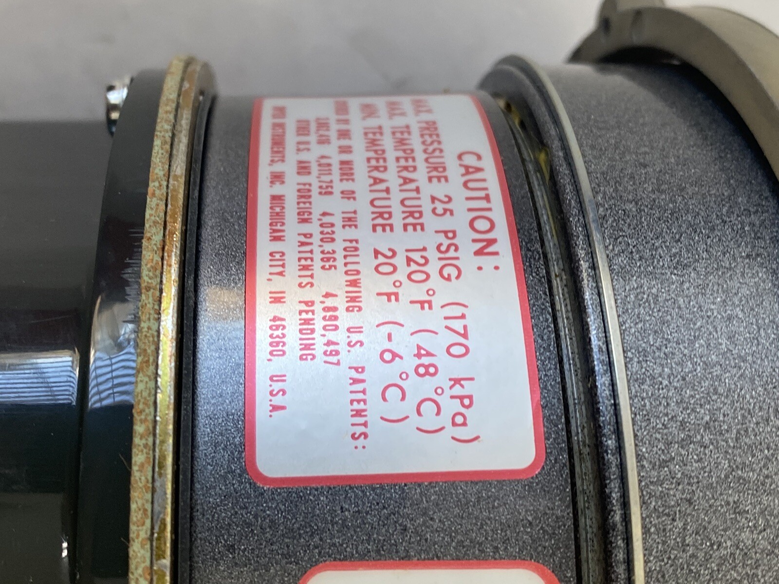 DWYER A3030 120/240VAC 10A 25PSI W25K. NIB