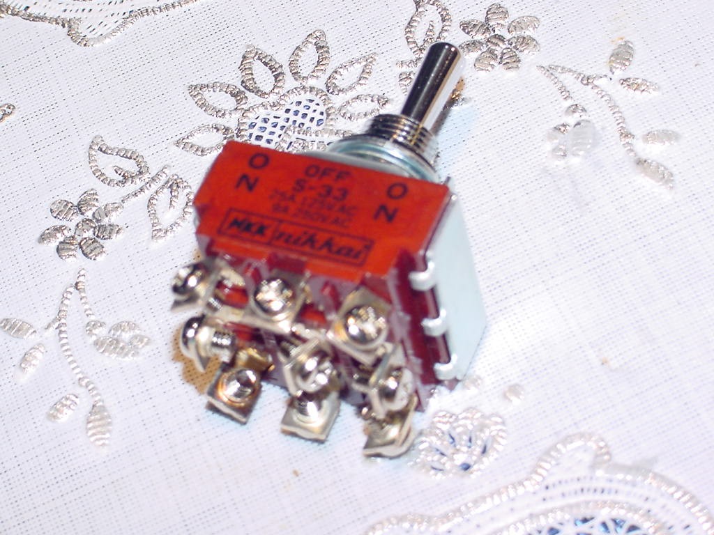 Nikkia NNK S-33, Toggle Switch, 3PDT (Triple Pole Double Throw), 20A 125V, New