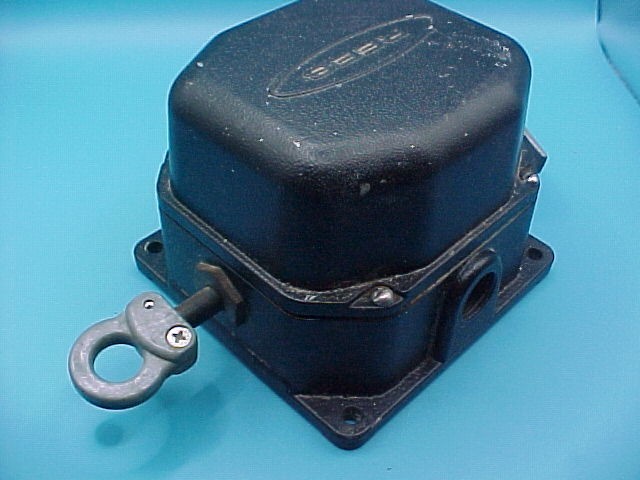 REES CABLE OPERATED SWITCH 04944-000 SG