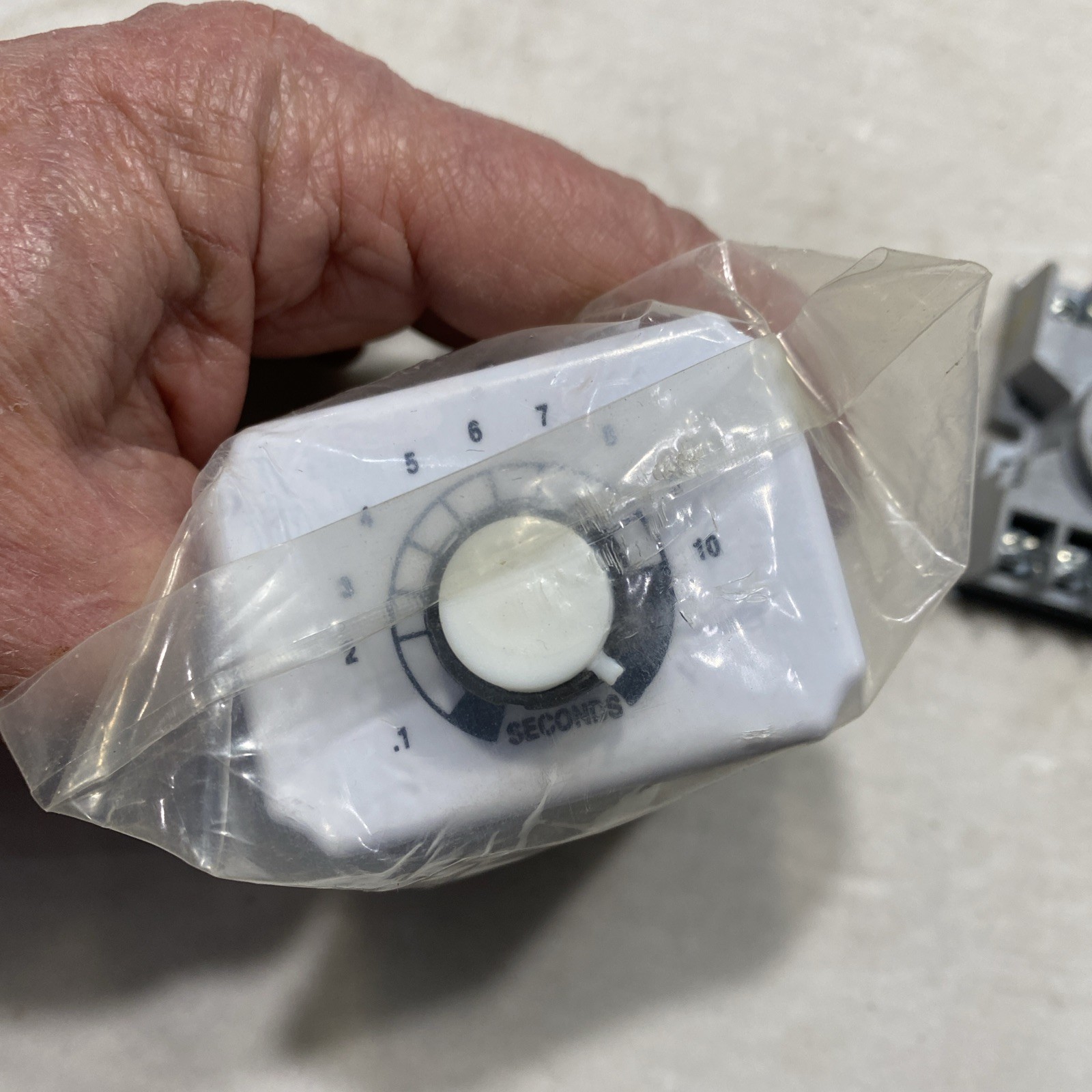 MAGNACRAFT ELECTRIC W211ACPSOX-5 SOLID STATE TIME DELAY RELAY