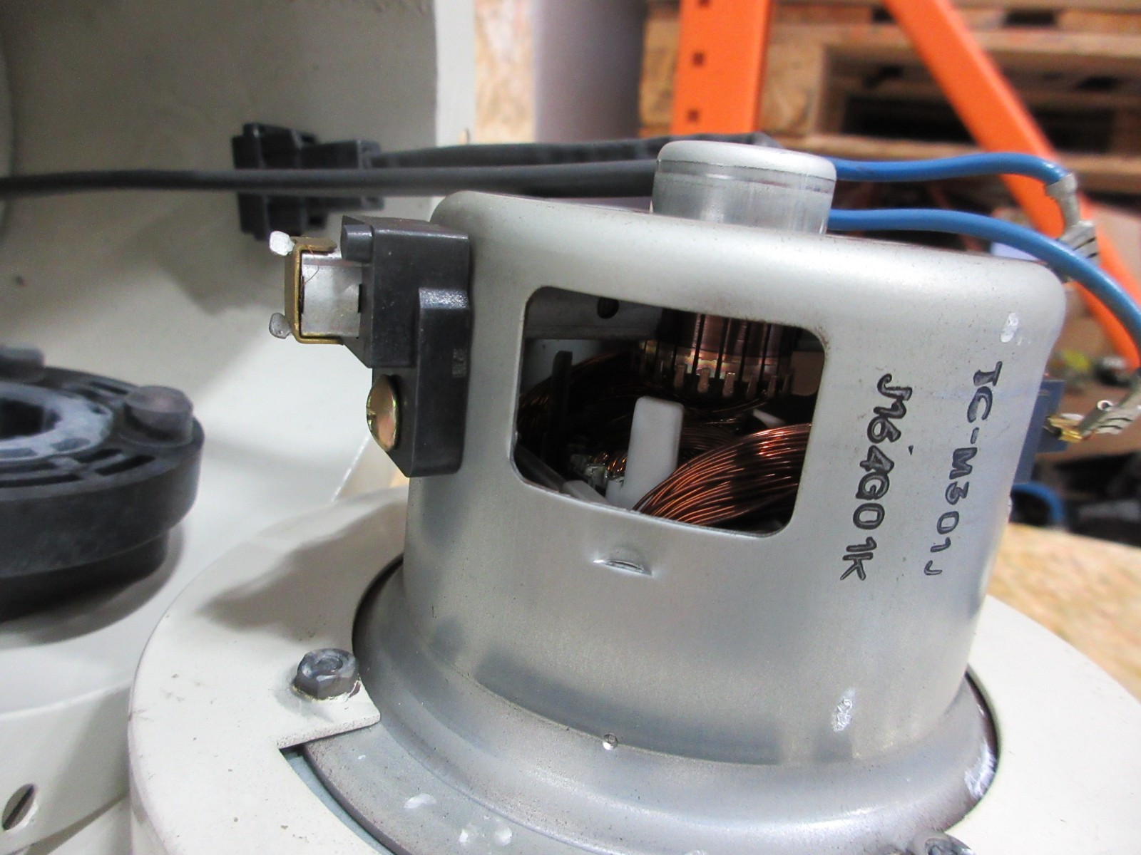 2000 MITSUBISHI RA90 EDM 3305019 JC-M301J TC J164G01K MOTOR ENCODER UNIT CNC