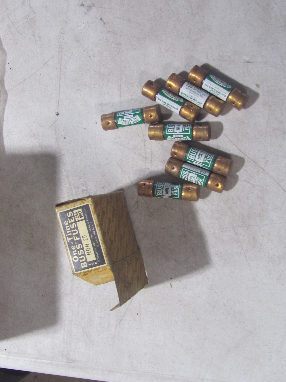 Box of 8 BUSS NON-25, One-Time Fuses