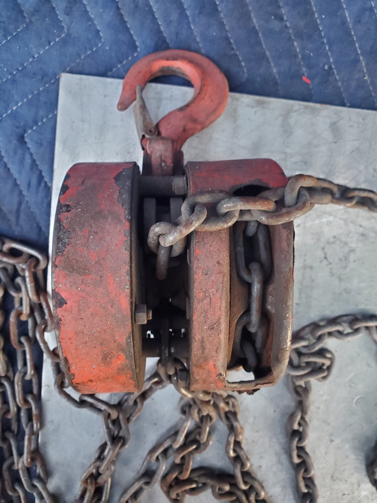 CM Hoist 622 1/2 Ton 5 x 4.25 x 9″ 12 Ft Chain Hand Chain Hoist