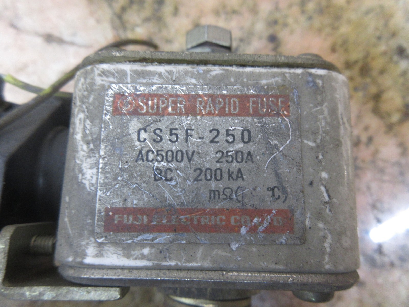 FUJI SUPER RAPID FUSE CS5F-250 AC500V 250A BC 200KA LOT OF 2 PIECES