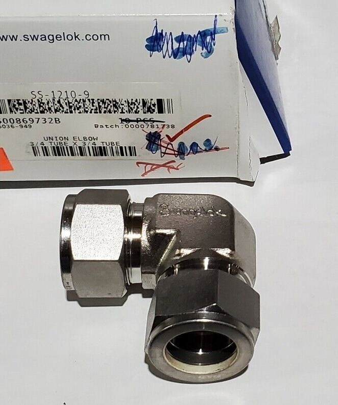 NEW Swagelok SS-1210-9 Fitting, Union Elbow, 3/4 inch Tube OD, Stainless