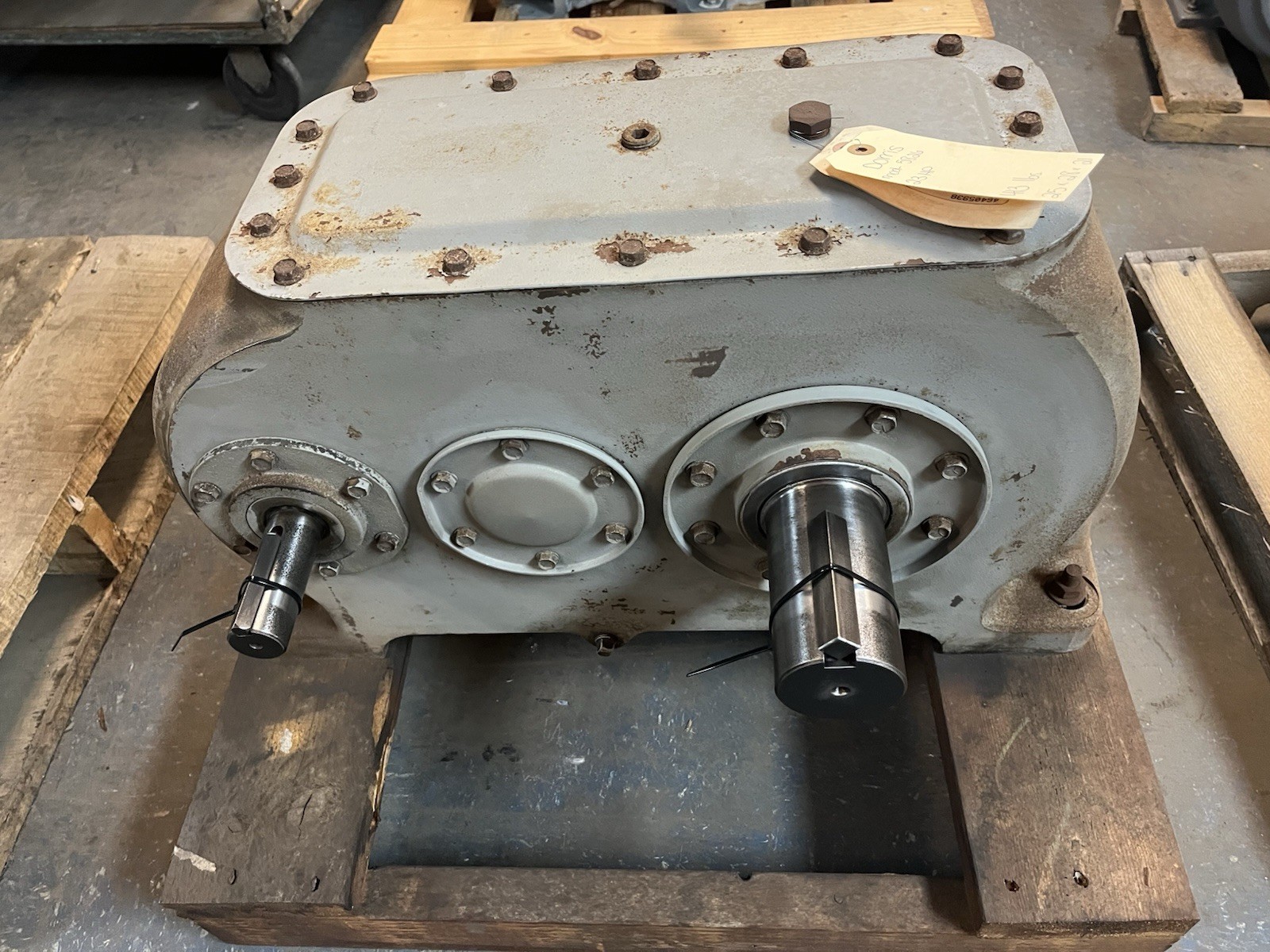DORRIS,5826,GEAR REDUCER 23HP 1750RPM RATIO 25.976 SHAFTS 2-3/4 & 1-3/8″