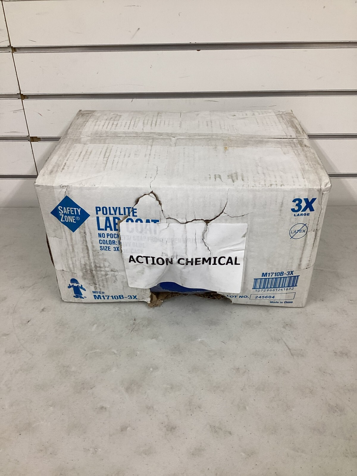 ACTION CHEMICAL Disposable Lab Coat: Polypropylene, Snaps Closure 3XL 30pk