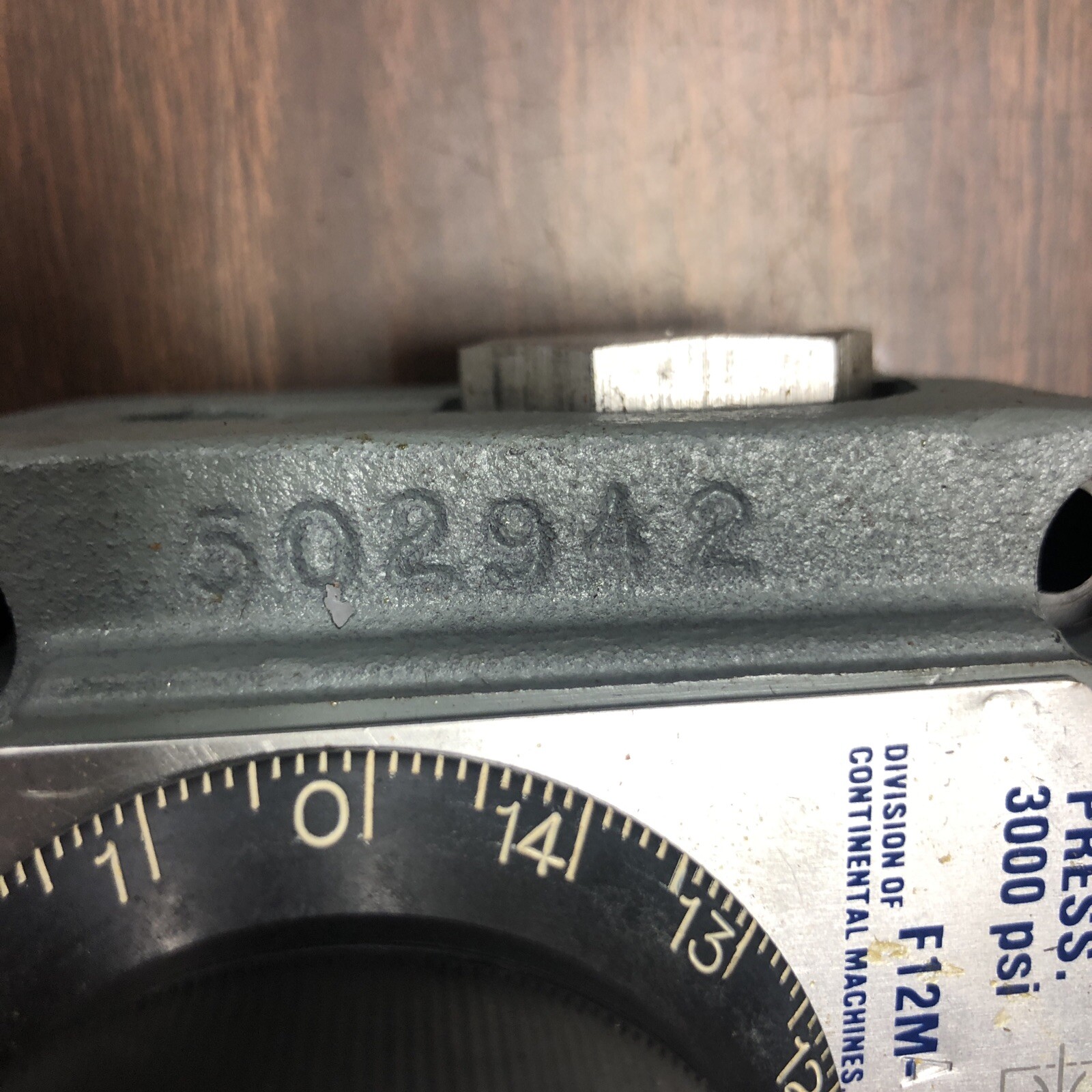 NEW CONTINENTAL HYDRAULICS F12M-A04-G-C KEYED FLOW CONTROL VALVE 3000 PSI MAX