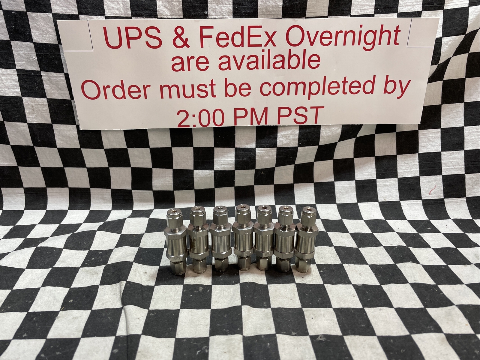 LOT OF 7 SWAGELOK SS-2C-1/3, POPPET CHECK VALVE 1/8″ TUBE, 1/3 PSIG #1373C3
