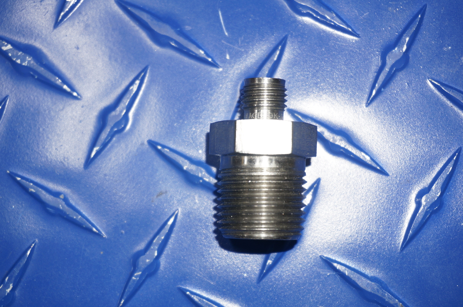 SWAGELOK 1/4″ TUBE TO 1/2″ NPT STRAIGHT MALE TO MALE 316 SST SS-400-1-8