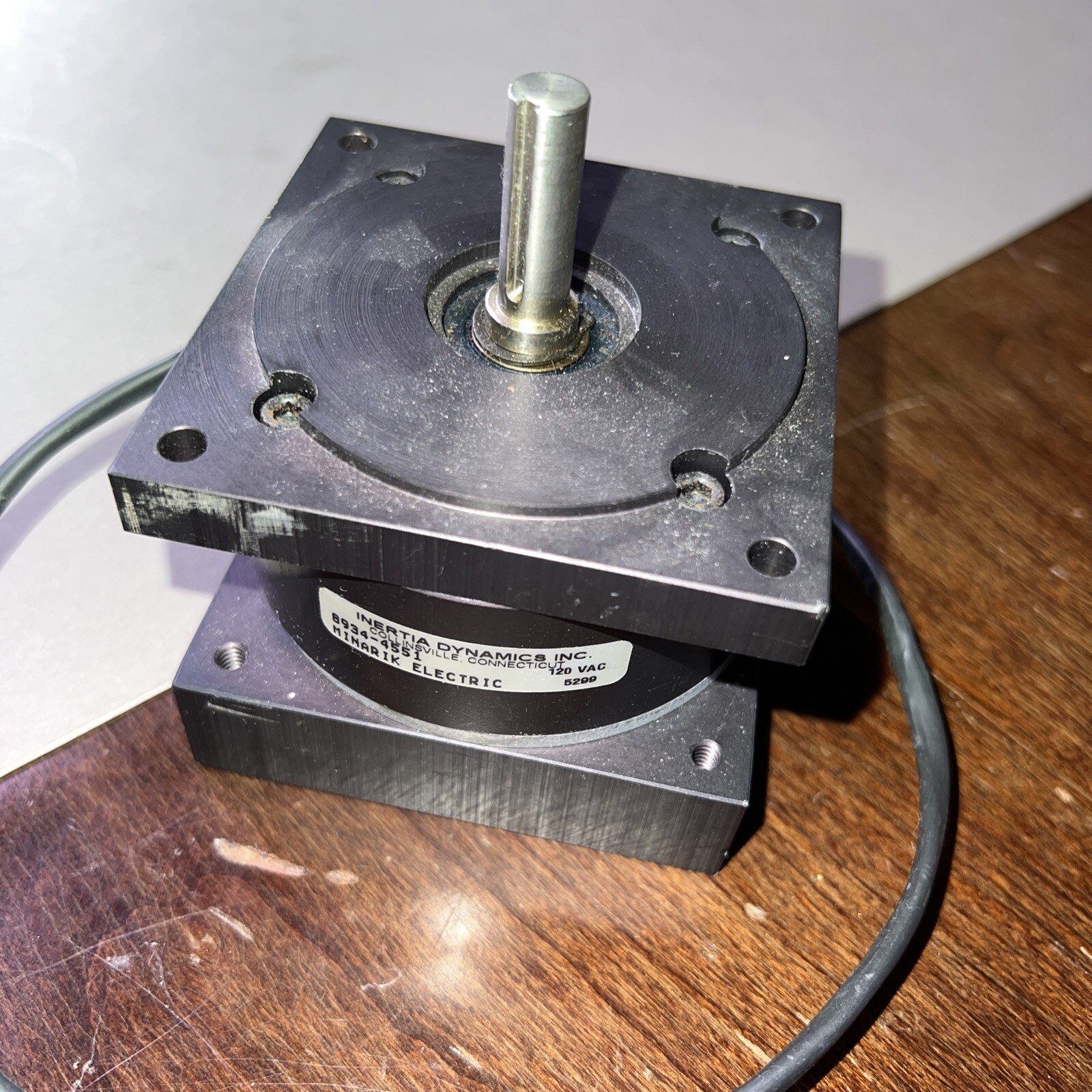 INERTIA DYNAMICS 8934-4551 SERVO BEARING BLOCK BRAKE 120vac Minarik Electric