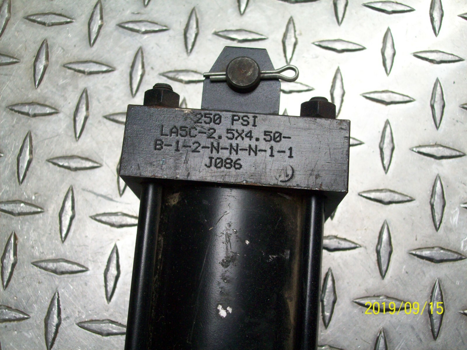 EATON HYDRO-LINE LA5C-2.5X4.50-B-1-2-N-N-N-1-1 CYLINDER