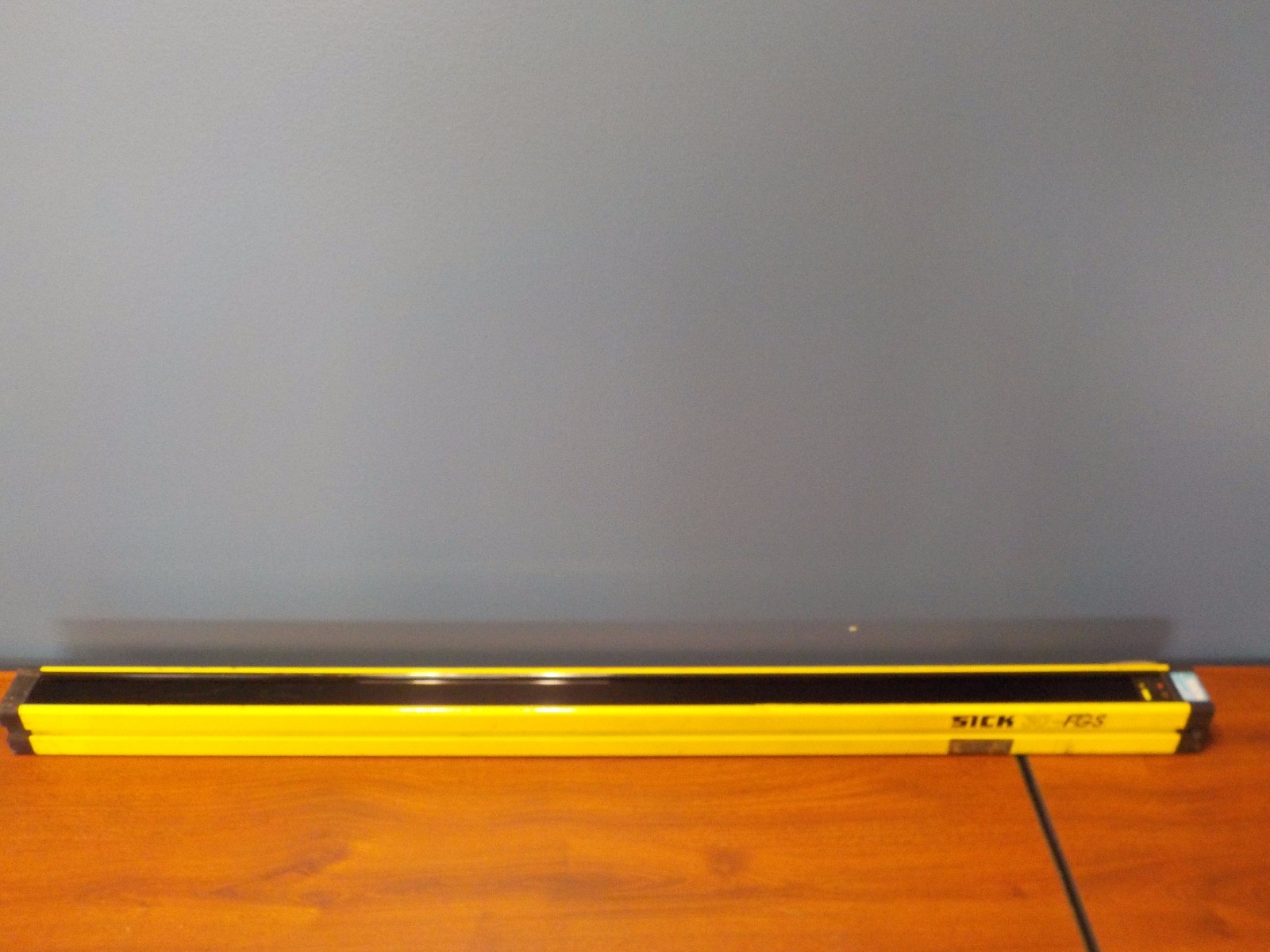 SICK FGSS900-211 USED SAFETY LIGHT CURTAIN TRANSMITTER FGSS900211