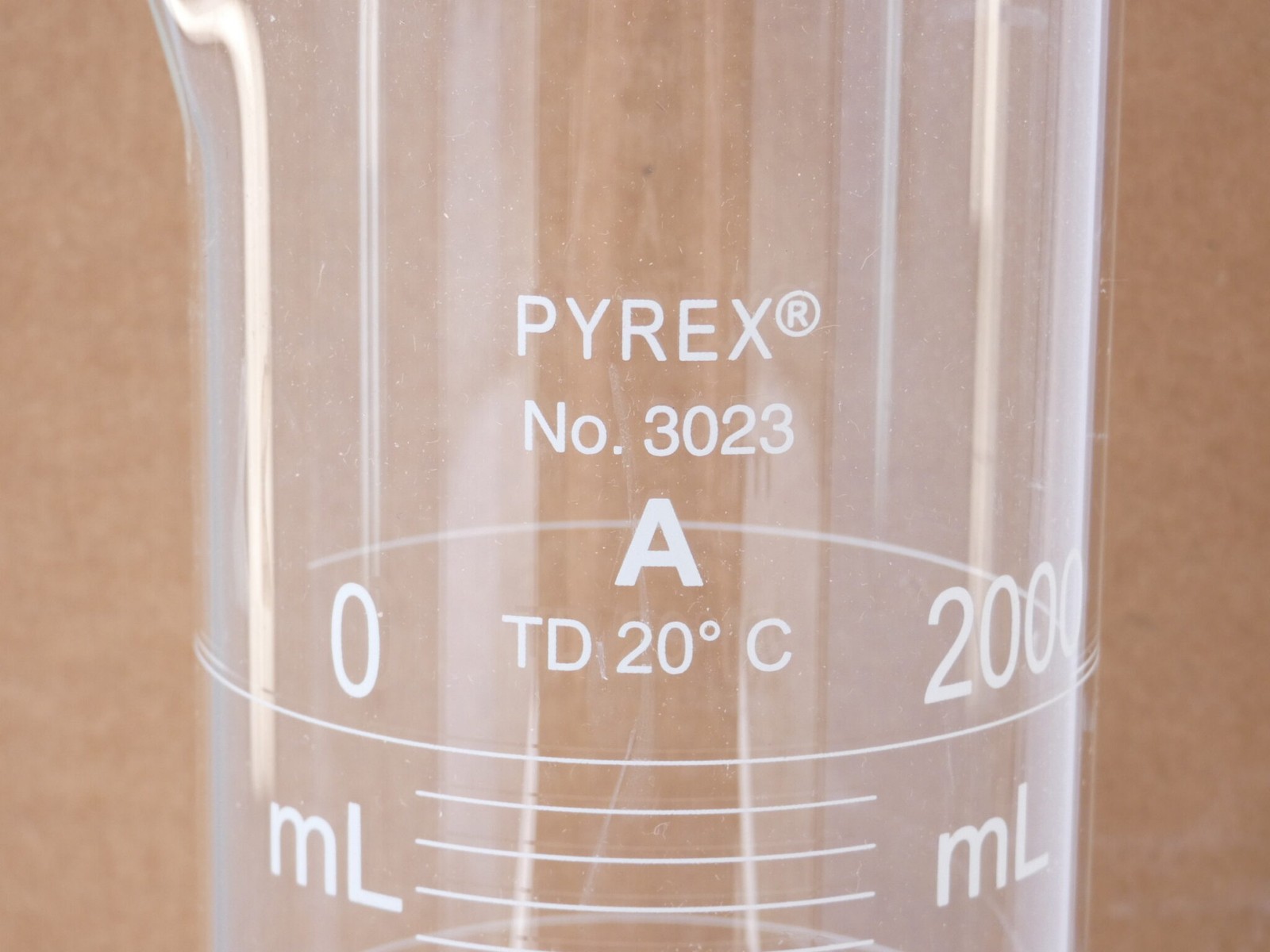 Corning Pyrex 3023-2L Graduated Cylinder 2L White Double Scale Class A 2000mL…