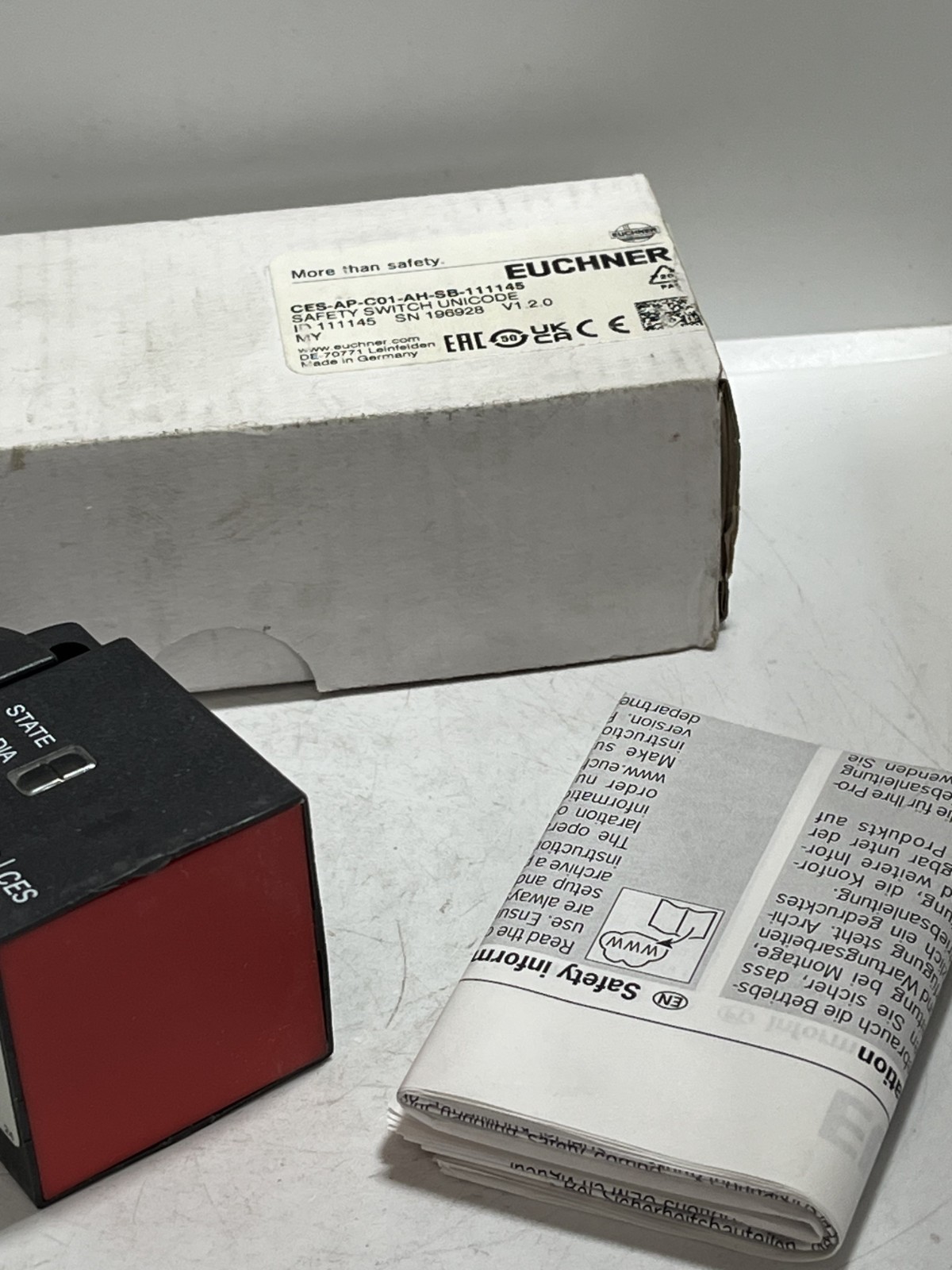 EUCHNER CES-AP-C01-AH-SB-111145 SAFETY SWITCH UNICODE 24VDC 50MA NIB