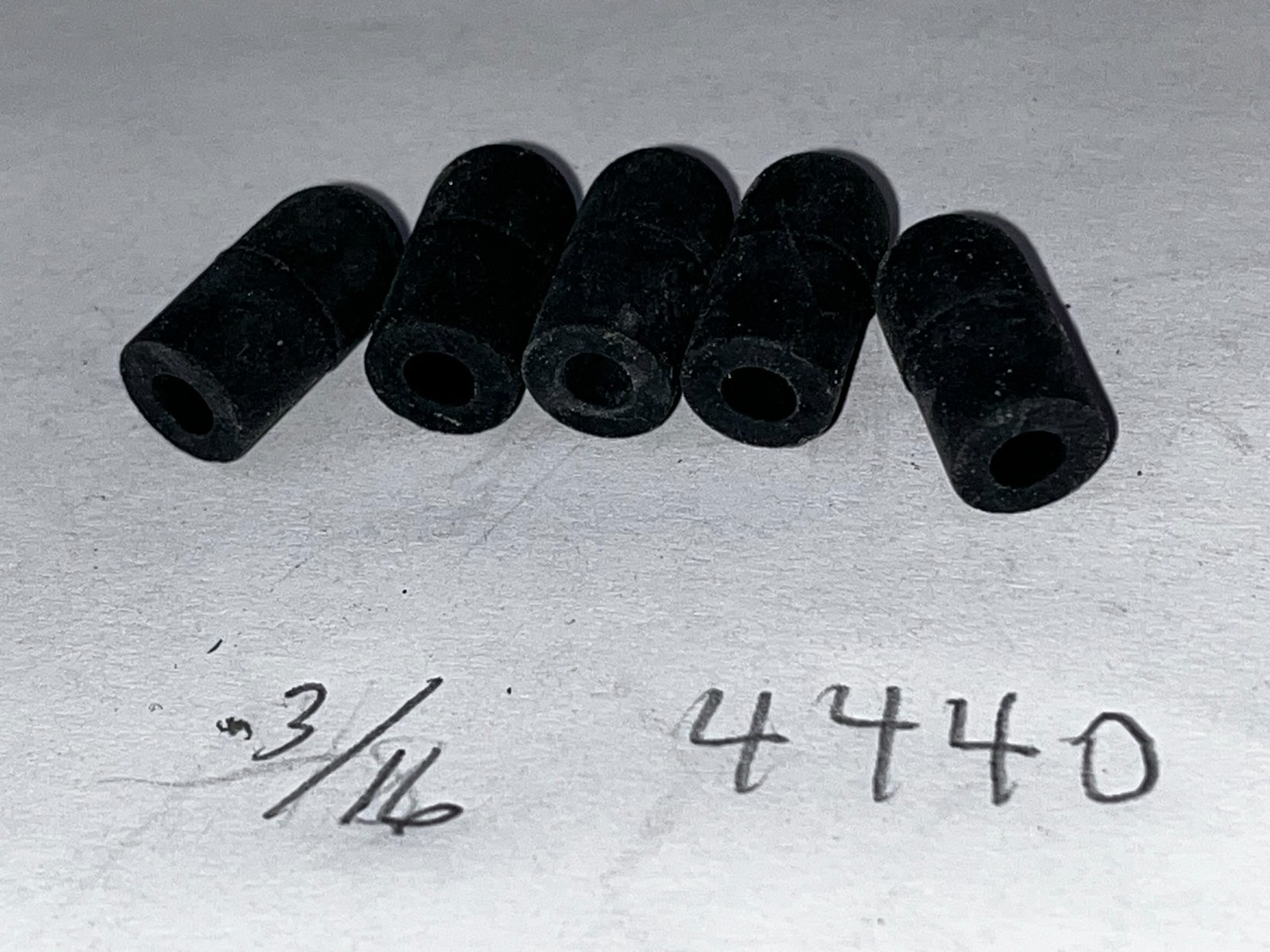 Qty 27 Auveco EPDM Vacuum Caps 1/8″-1/2″ 12209 4440 4439 19002 12210 12908