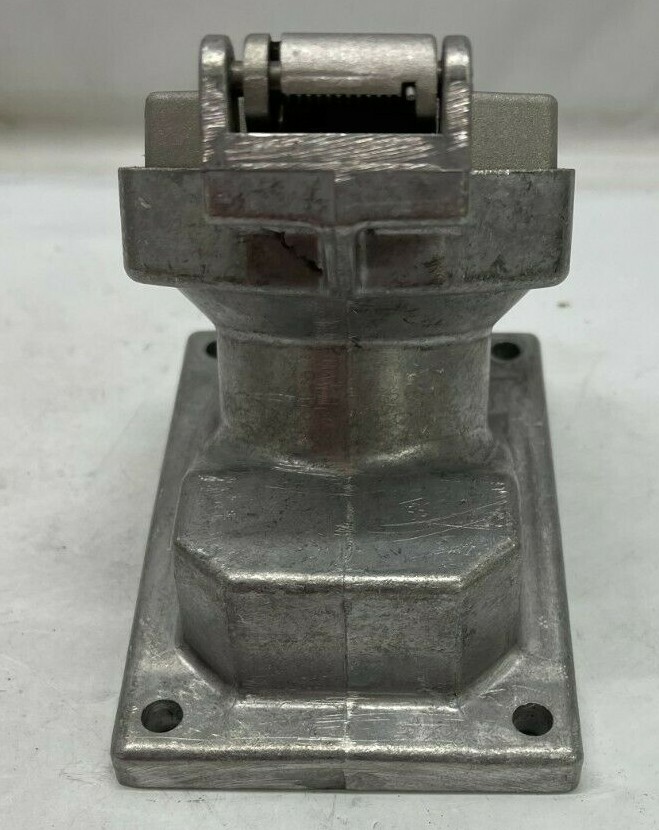 Eaton Crouse-Hinds DSD918-SA-S769 Assembly w/ Single Push Button BOX DAMAGE