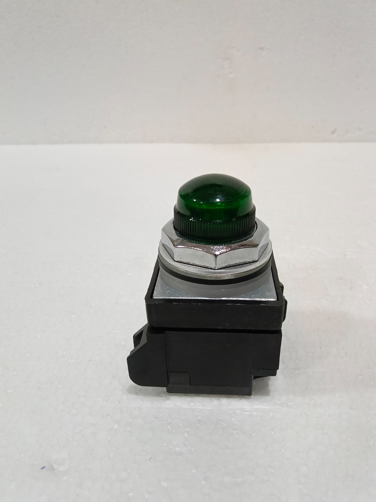 *NEW NO BOX* GENERAL ELECTRIC CR104PXG40 LAMP GREEN LED OIL TIGHT 125 VDC/DC