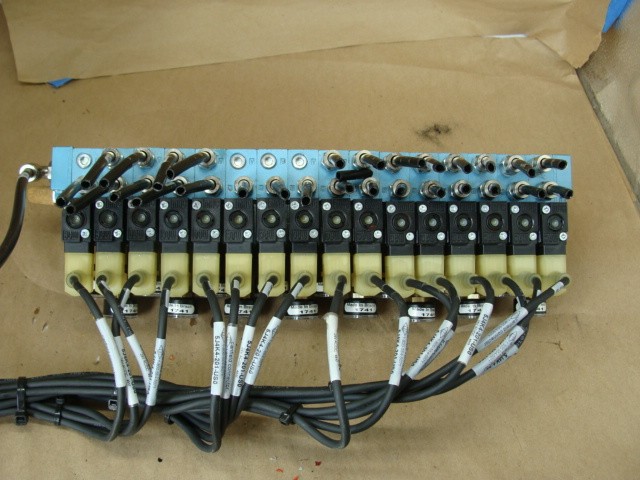 BANK OF 16 MAC SOLENOID VALVES 45A-MAJ-DDAJ-1KJ W/PNEUMADYNE GAUGES